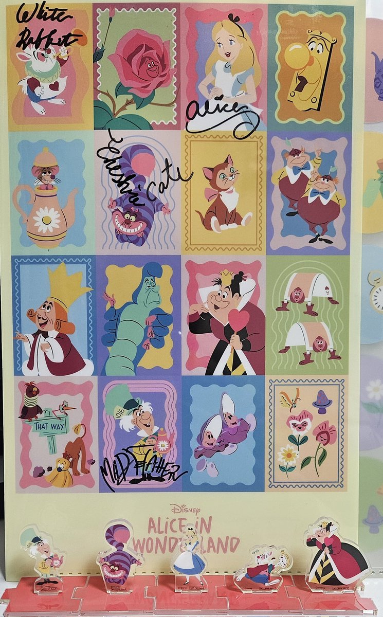 この前貰ったサイン達🥰
r-1コラボのアクスタとクリアファイルのイラスト可愛い💕