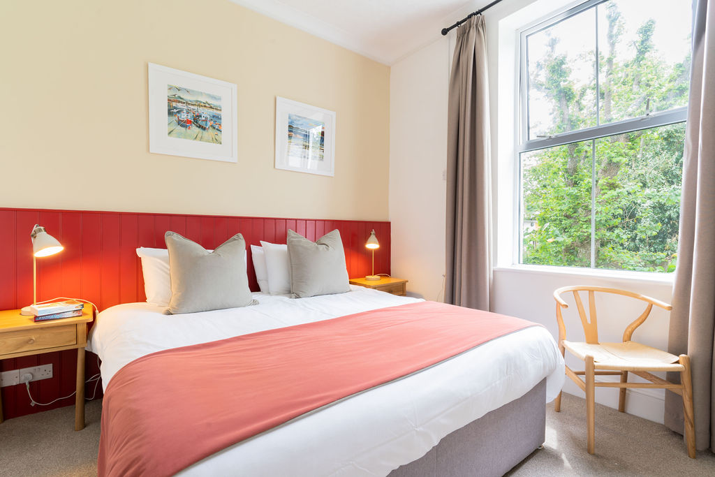 If we said to you…

Come and stay with us for just £70 per person, per night, including a full Cornish breakfast, in your favourite place in the UK (or even the world!)…

How could you possibly say no?!

Click here: tregarthens.com/offers/early-s…

#IslesofScilly #Tregarthens