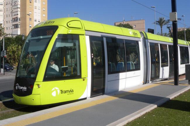 SanchezHist's tweet photo. Ayer fui multado de forma desmedida en el Tranvía de Murcia.

El problema es endémico, tenemos que lidiar con interminables negligencias del transporte público mientras respiramos aire contaminado por el tráfico rodado que nos mata lentamente.

Abro hilo sobre mi experiencia 🧵⬇️ https://t.co/ssuQ7NoTYS