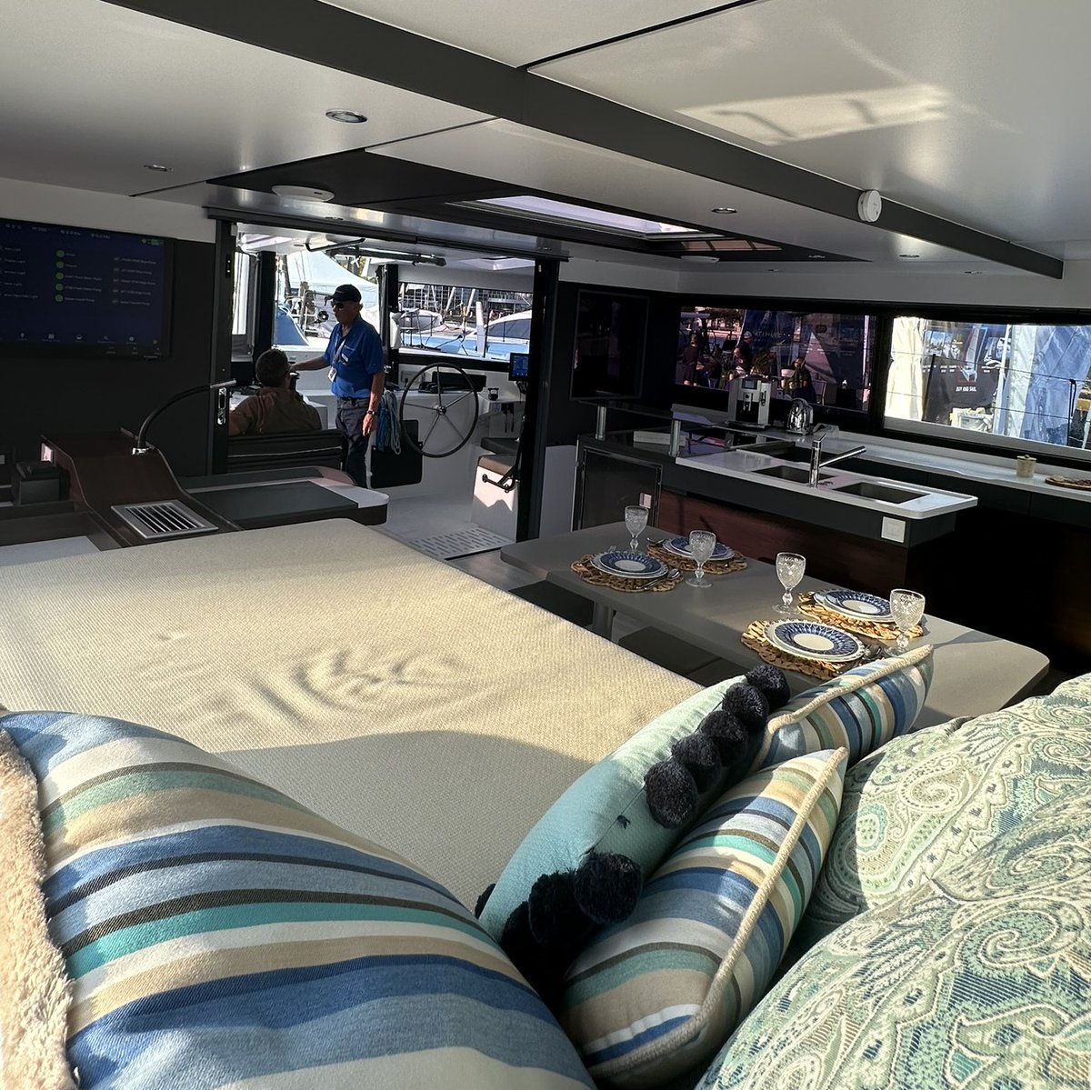 🌟Set Sail for the #MiamiInternationalBoatShow, from February 12-16 (Museum Park Marina). 
Step aboard Second star, a #NewWindelo54 #Yachting. This eco-advanced #BlueWaterCruiser boasts cutting-edge technology, spacious comfort &amp; sustainable features ➡️ redefine ocean exploration