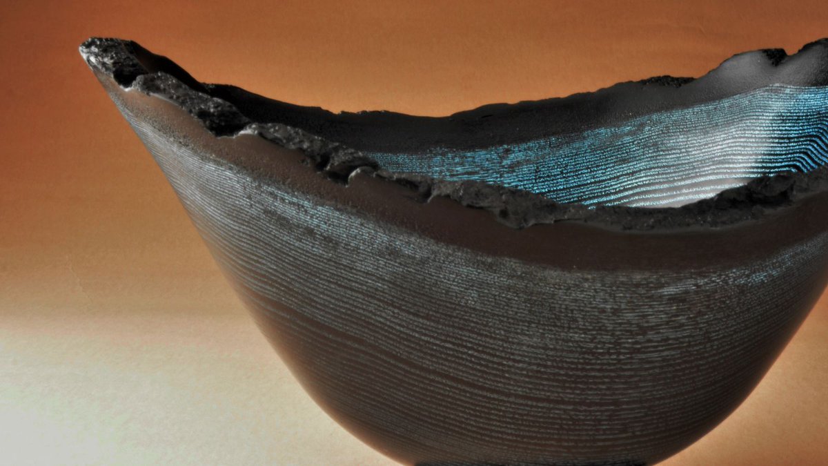 All the furniture and homeware we display in the gallery encapsulates our love of natural wood. Sculptural silhouettes and soft-as-silk surfaces, organic raw edges and beautiful bold lines, these pieces are wooden works of art designed to be treasured for a lifetime.