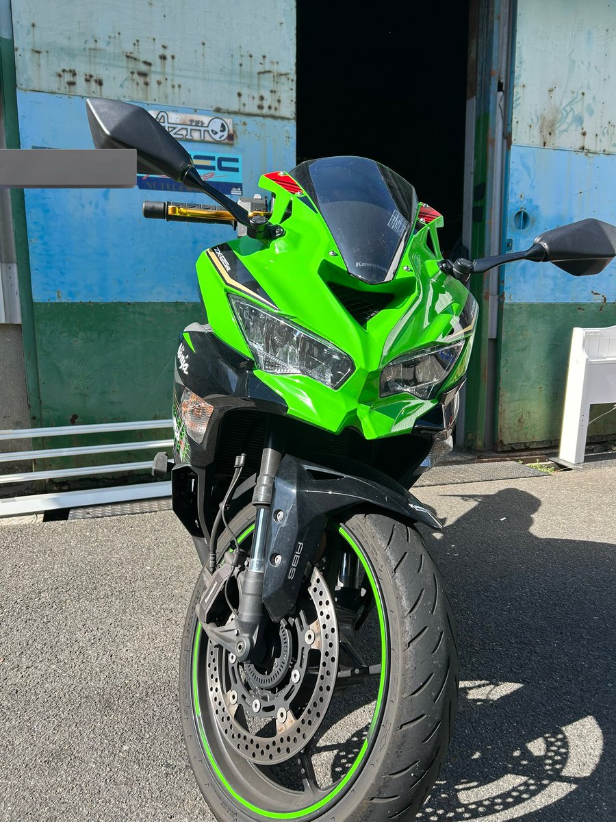 バイク売ります。
車種カワサキZX-25R
距離約15000キロ
ブレーキとクラッチレバーフェンダーレス。
値段は75万で考えてます。
リアタイヤとチェーン、オイルはお渡しの際に交換させて頂きます。
ご検討頂けるならDMお待ちしてます。
