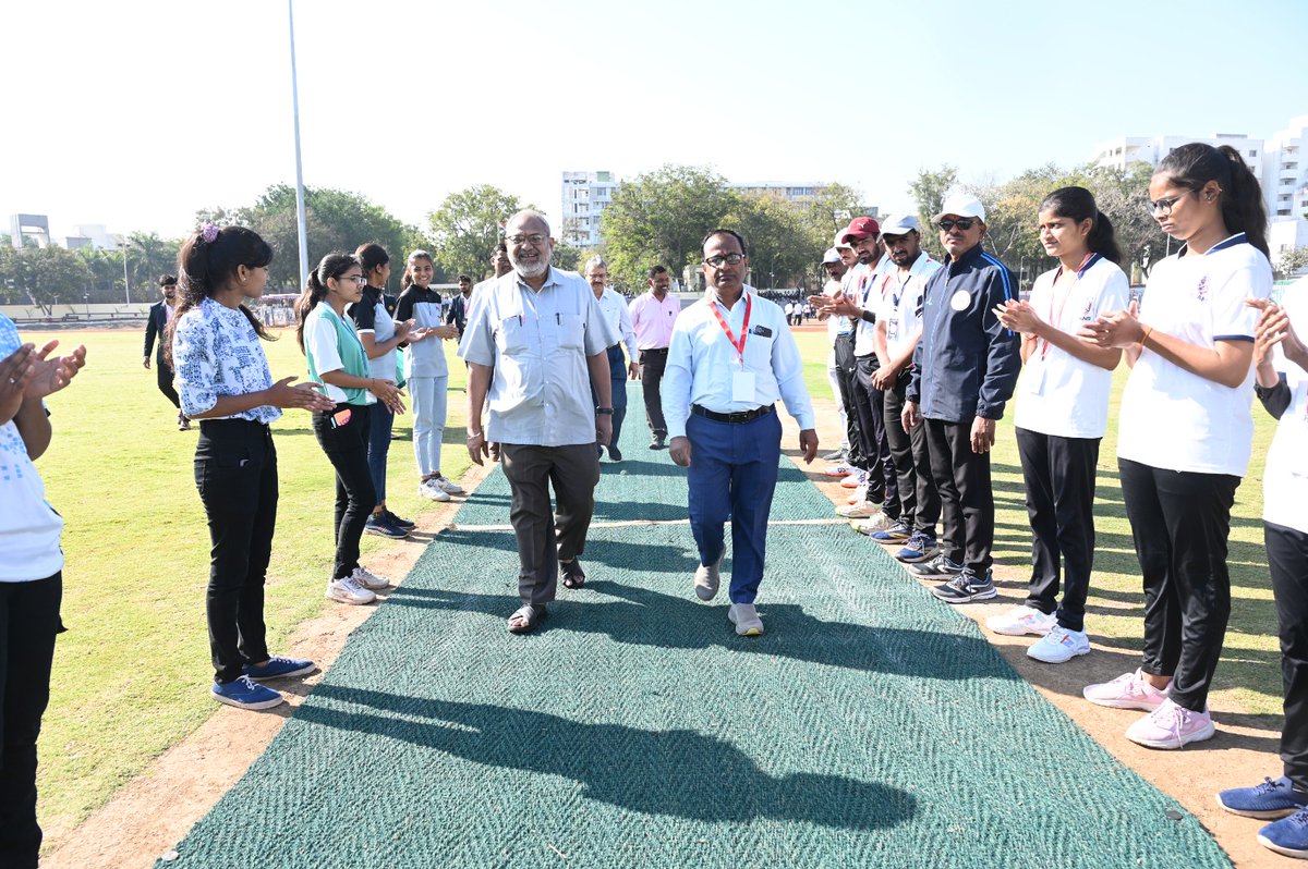 PravaraOf's tweet photo. Glimpses of Inauguration ceremony of 2nd State Level PIMS(DU) Pharma Cup-2025 by the hands of Hon'ble VC Dr.V.N.Magare with Registrar Dr.Arunkumar Vyas and other HOI's ...#Cricket #Volleyball #Badminton  #Tabletennis #Chess https://t.co/CrWFz2YRzo