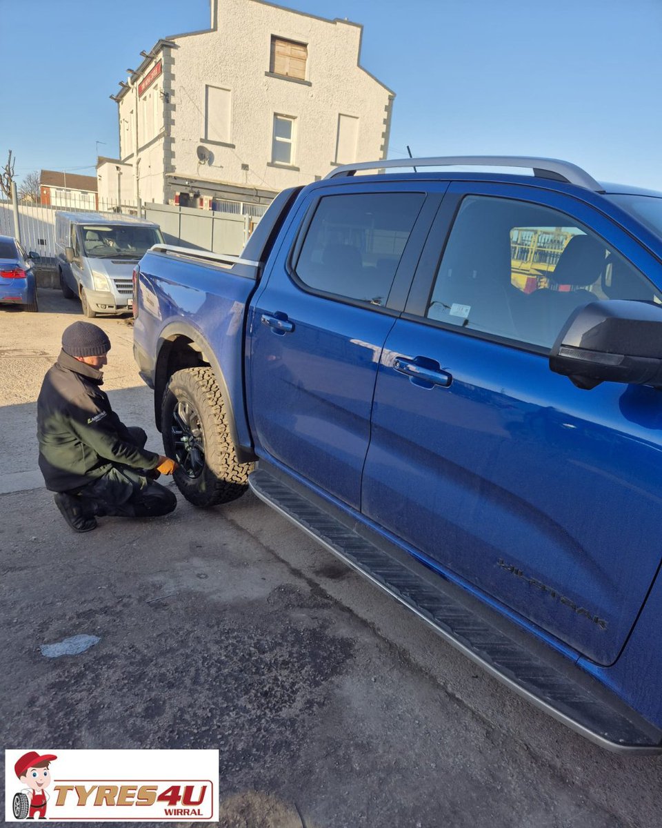 Helping our customers to get their new car tyres fitted this afternoon at our Garage so they know their vehicle is safe on the road.
If you need new car or van tyres:
💻  tyres4uwirral.co.uk
🚗  Kelvin Rd, Wallasey, Merseyside, CH44 7JW
🚙 Book in our mobile tyre service team