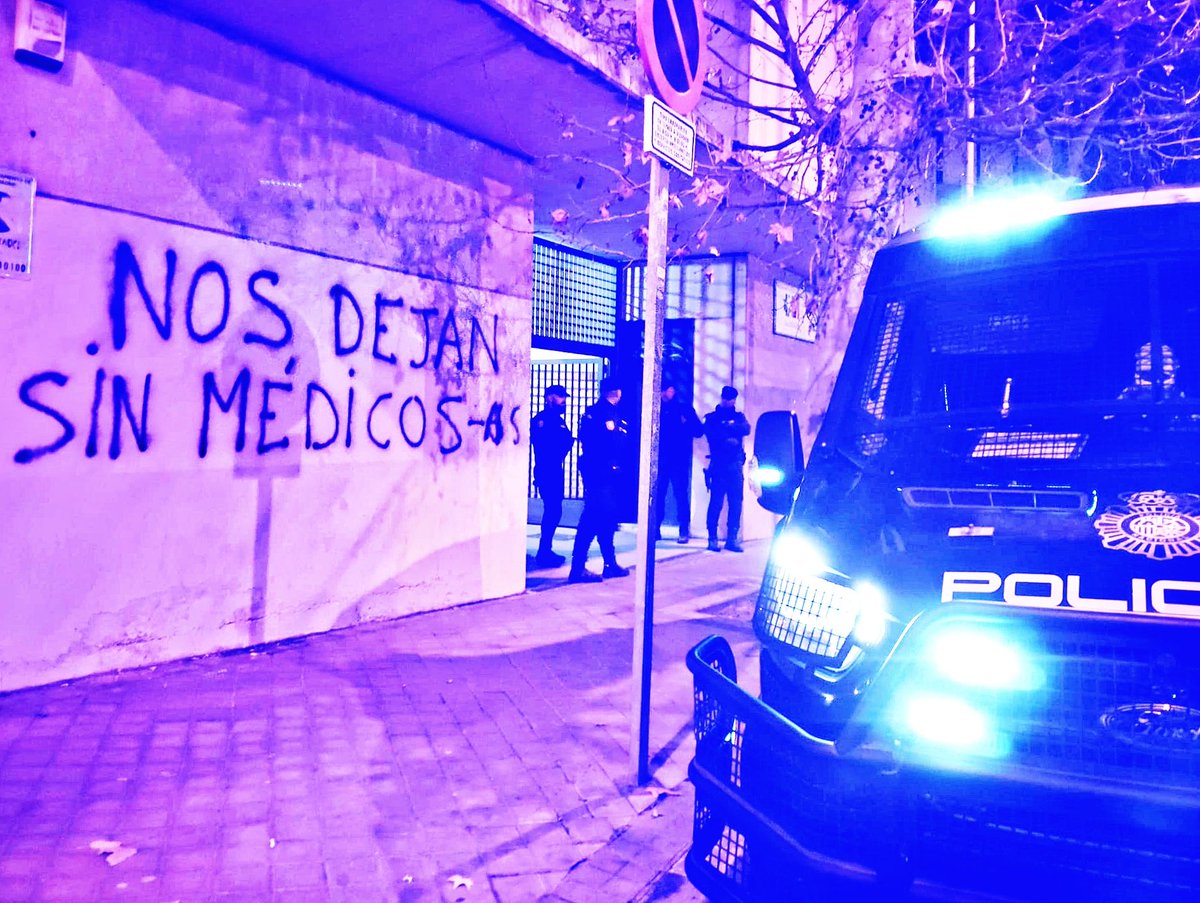 ButarqueFC's tweet photo. 📢 "Menos @policia, más Sanidad"

¡¡¡ NOS DEJAN SIN MÉDICOS - AS !!! https://t.co/3l2J4KypNg