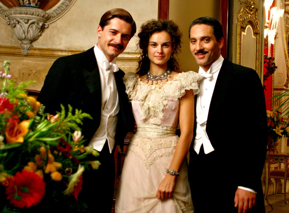 TV2000it's tweet photo. #Miniserie | "Giuseppe Moscati – L’amore che guarisce" sulla vita del medico proclamato Santo da Papa Giovanni Paolo II nel 1987, interpretato da
#BeppeFiorello
Stasera #15febbraio ore 21.10 su #Tv2000
📺 Canale 28
📡 157 Sky
📌 Napoli, 1906. #GiuseppeMoscati è un giovane medico che si appresta a prendere servizio in uno degli ospedali della città. La passione per il suo lavoro si unisce, ben presto, ad un impegno sociale costante che lo porta ad essere vicino ai più bisognosi.
Regia: Giacomo Campiotti
Cast: Giuseppe Fiorello, #EttoreBassi, #KasiaSmutniak, Paola Casella, Emanuela Grimalda