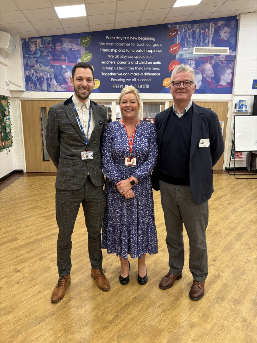 ⭐️⭐️ We welcomed Sir Kevan Collins to Masefield this morning to see learning in action. He is special advisor to the government so it was great to talk about all things education! ⭐️⭐️