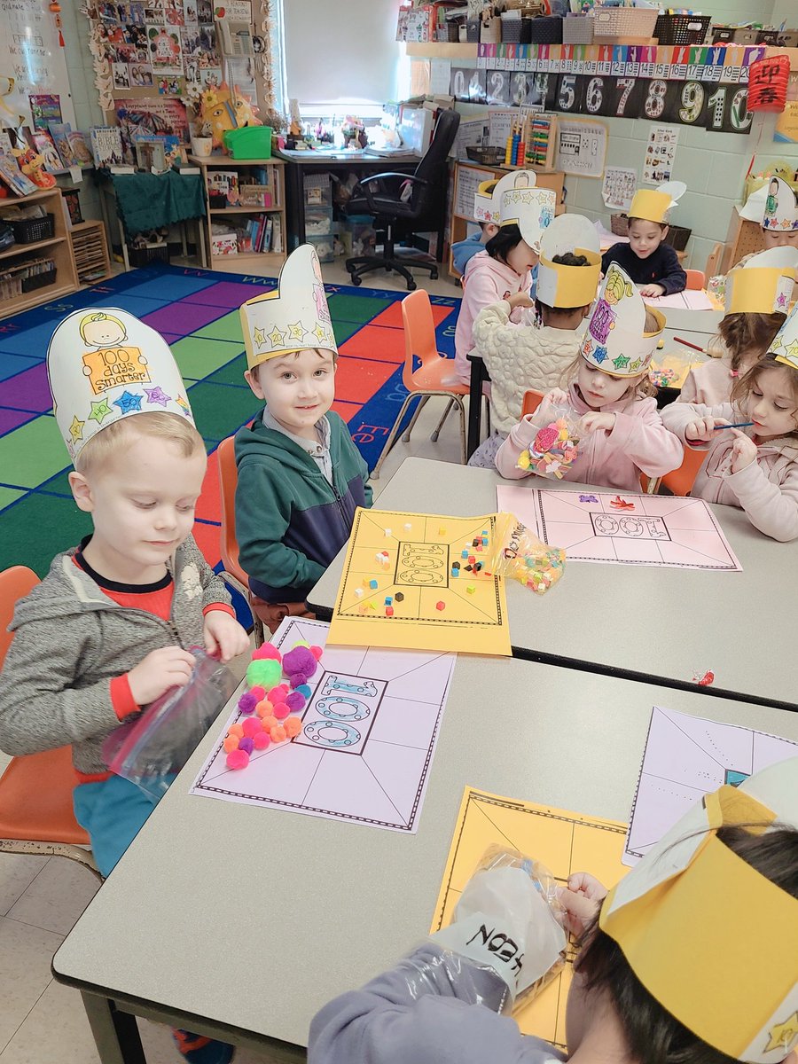 We had so much fun celebrating our 100th Day of School on Feb10th! 🎊🙌🎉 <a href="/SJCdpcdsb/">St. John of the Cross School</a>! 🎉
#100daysofschool
#100thday #Kinderfun