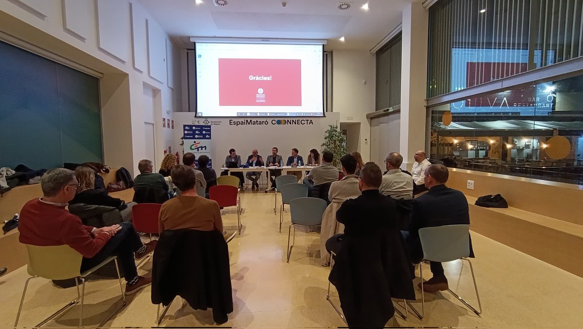Ahir #Mataró va rebre la reunió convocada per @esportsdiba amb regidors i regidores d'esports del Maresme. S'hi van compartir reflexions sobre el paper clau de l’esport i el foment de l’AF apostant  per la millora i el creixement de les possibilitats de pràctica de les persones.