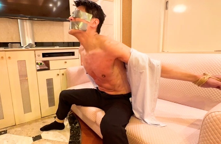 ドMリーマン/椅子拘束
🪢<a href="/jtgbkeyi/">小鹿</a>