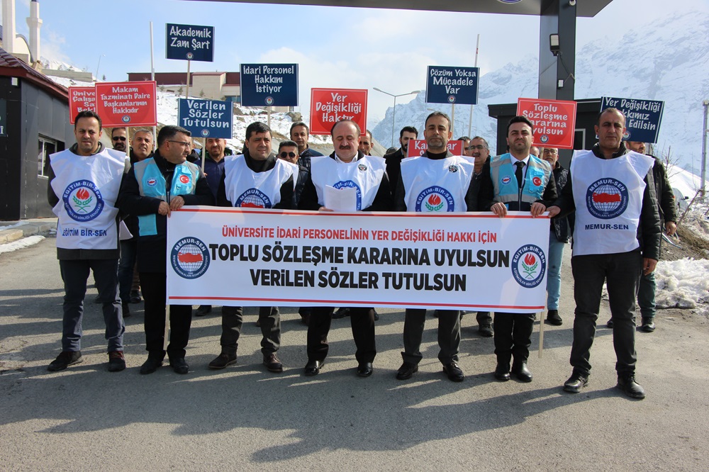 Hakkari Eğitim Bir Sen'den Üniversite İdari personeline destek açıklaması
hakkariilsesigazetesi.com/hakkari-egitim…