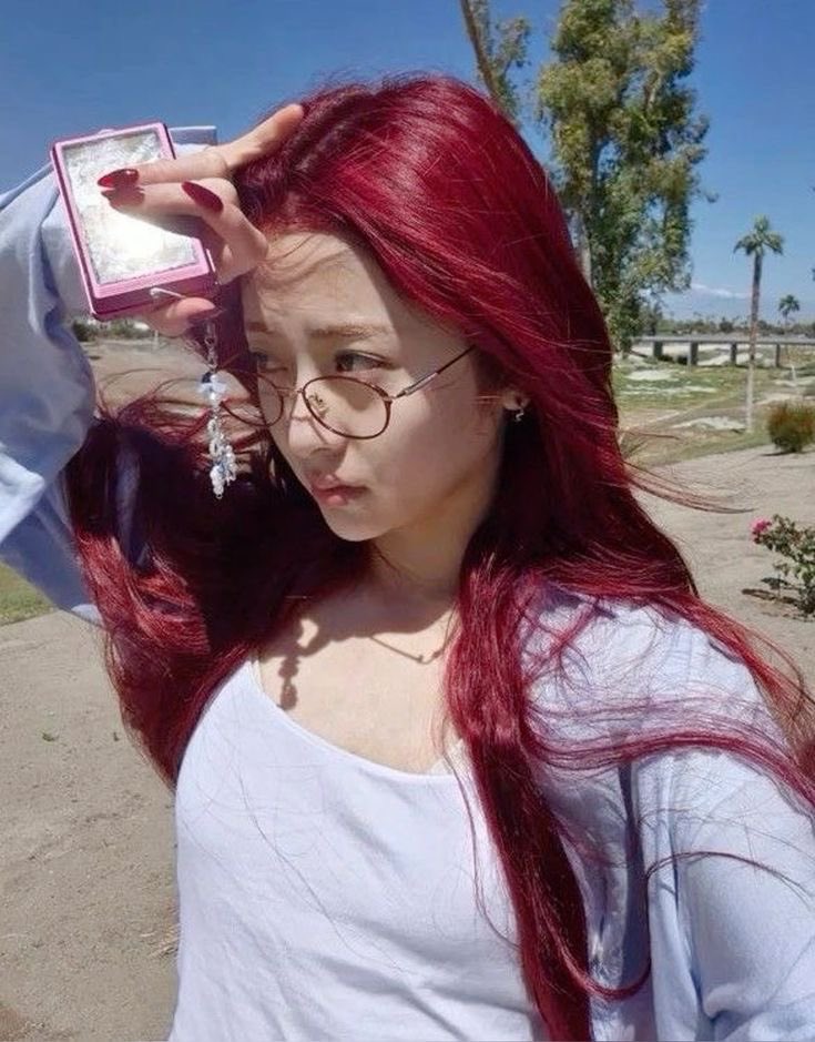 yunjin (@huhyunjinpics) on Twitter photo 