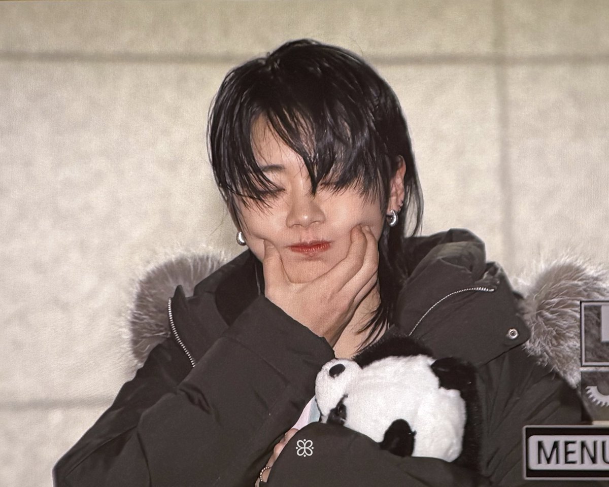 hamtori_world's tweet photo. 250213 #터치드 #윤민

그 누구도 아궁빵을 외치지 않길래 내가 진짜 열심히 아궁빵을 외쳐서 얻은 투데이 아궁빵.. https://t.co/23CURJSoVz