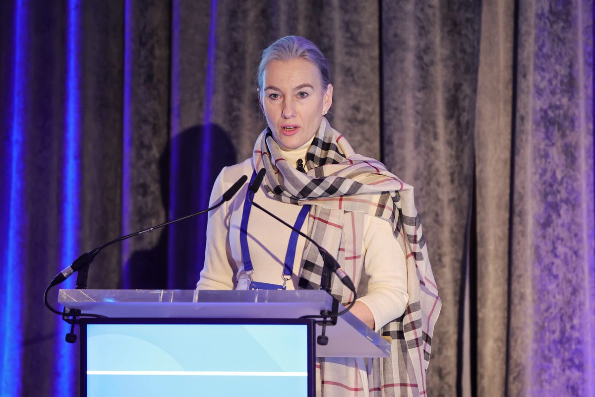 “We can’t afford to continue as we have. If we try to meet tomorrow’s challenges with today’s solutions, we will fail.”
Insights from keynote speaker Ester Cardinaal  @RadboudUMC on the urgency of leading change in healthcare. Will we act—or be forced to react? #HRBGHConf25