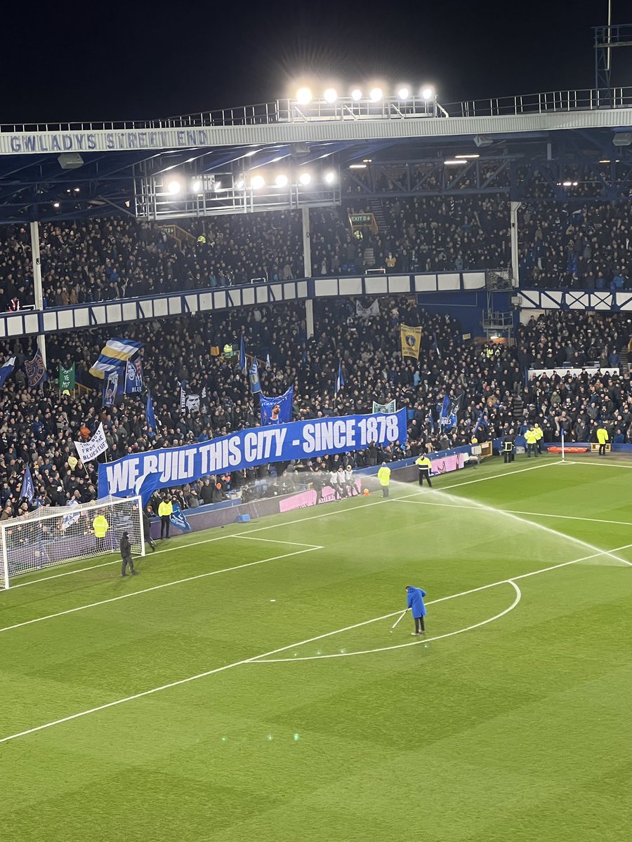Is_Right's tweet image. So that was my last ever match at Goodison Park and not a bad goal to end it all on 💙
