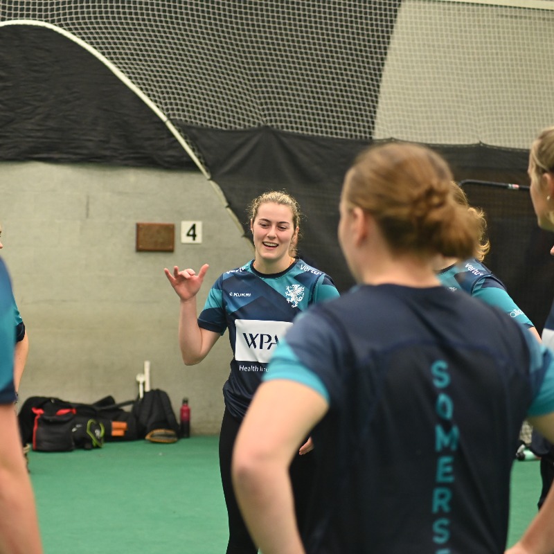 SomersetWomen's tweet photo. 🗣️ "I think it’s always important to have a Plan B because you never know what might happen in the future." 

Ellie Anderson, Emma Corney, Jess Hazell and Bex Odgers spoke to us about balancing University and professional sport. 

Read the full article below 👇

#WeAreSomerset