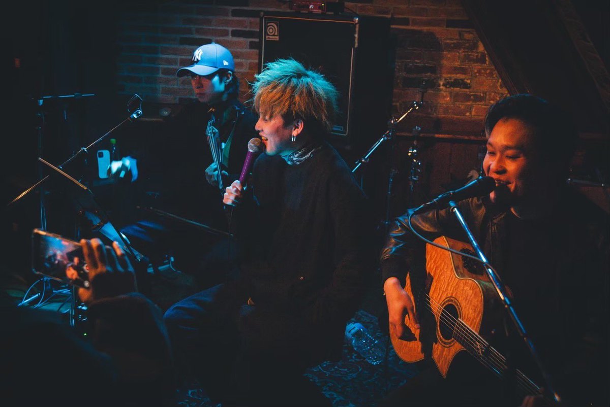 Chased_official's tweet photo. --- [info] open/startの時間決定!! ---

Letters To You Vol.19
～Kazu Birthday Party!!～

■ 2025.2.22(Sat)
＠ 渋谷RUBYROOM TOKYO
open/start 18:00

➤ CHASEDはAcoustic Setで出演🎻

🎟️: DOOR ¥2,000 +1D

#CHASED #チェイスド #アコースティック https://t.co/LSXqFHznuc