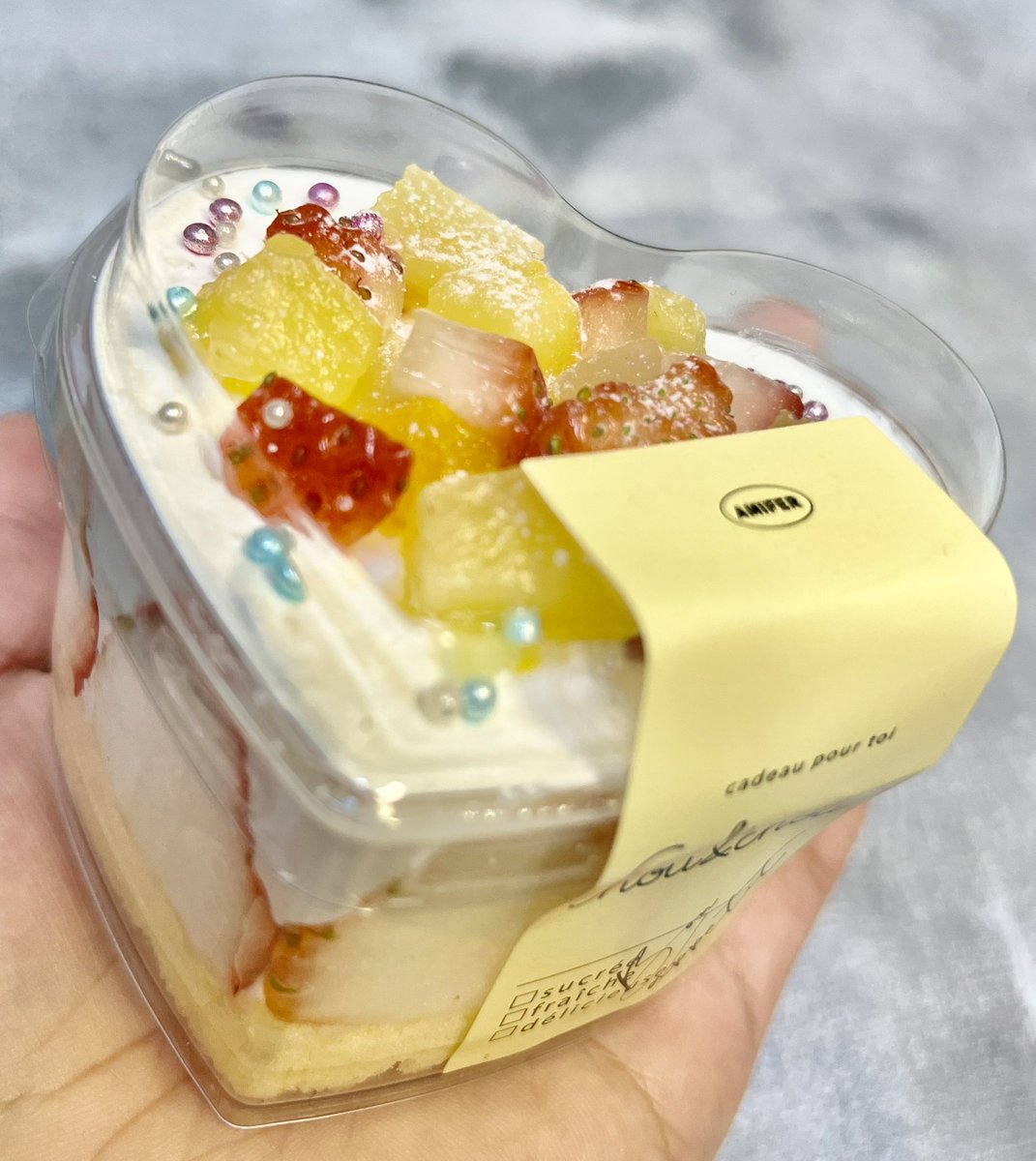 ay_rmmy's tweet photo. バレンタインってことで
簡単に出来る物たちけど
女子力発揮しました🥹👏笑

ハートカップの
ボトルケーキ風は
上のビーズない方が
シンプルで良かったな…笑 https://t.co/eXrpP7idbd