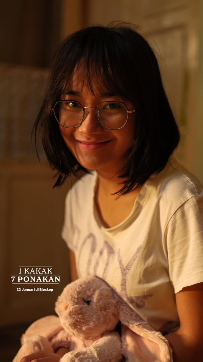 HabisNontonFilm's tweet photo. Happy 19th birthday, Freya Jayawardana!

Kalo minimal 2-3 film baru ngumumin grad, berarti satu lagi dong ya 🤭 https://t.co/hzIq3P1Qas