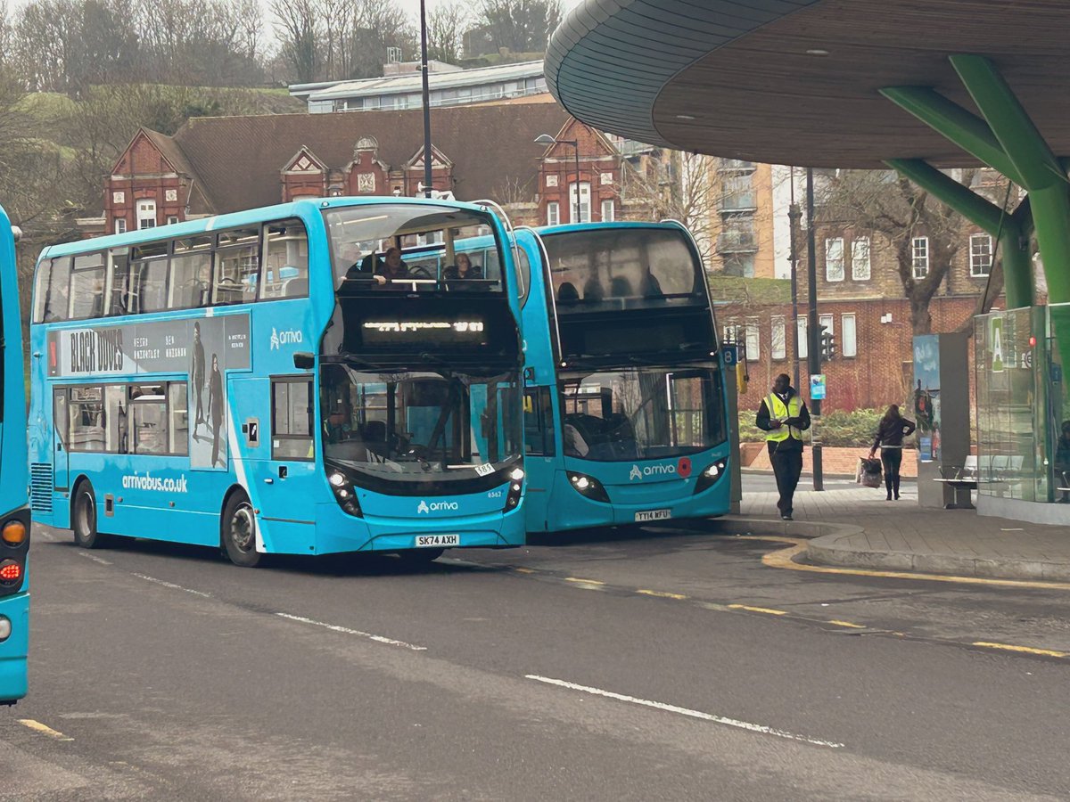 busengineer's tweet image. Old vs. New
@ADLbus Enviro400 Series 10 Years on

Photos include:
5460 (YY14 WFU)
6562 (SK74 AXH)
6563 (SK74 AXJ)