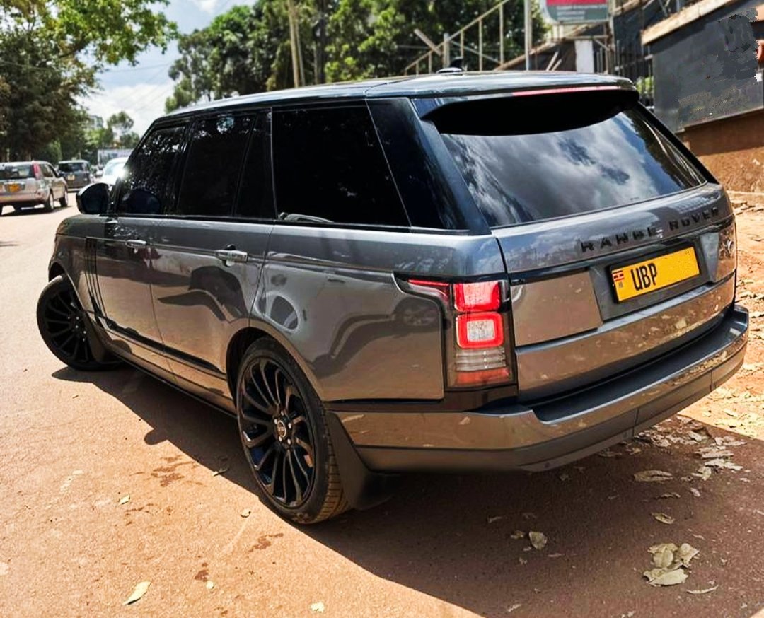DriveNowUg's tweet image. 🚨#QUICKSALE🚨 
If you've been looking for a Rover Vogue, here's the 2016 edition with a petrol engine at a negotiable price.

#Note: Negotiable and do accept installments from 75% initial deposit and we do offer #AutoLoans.

Costs: #Ugx150m