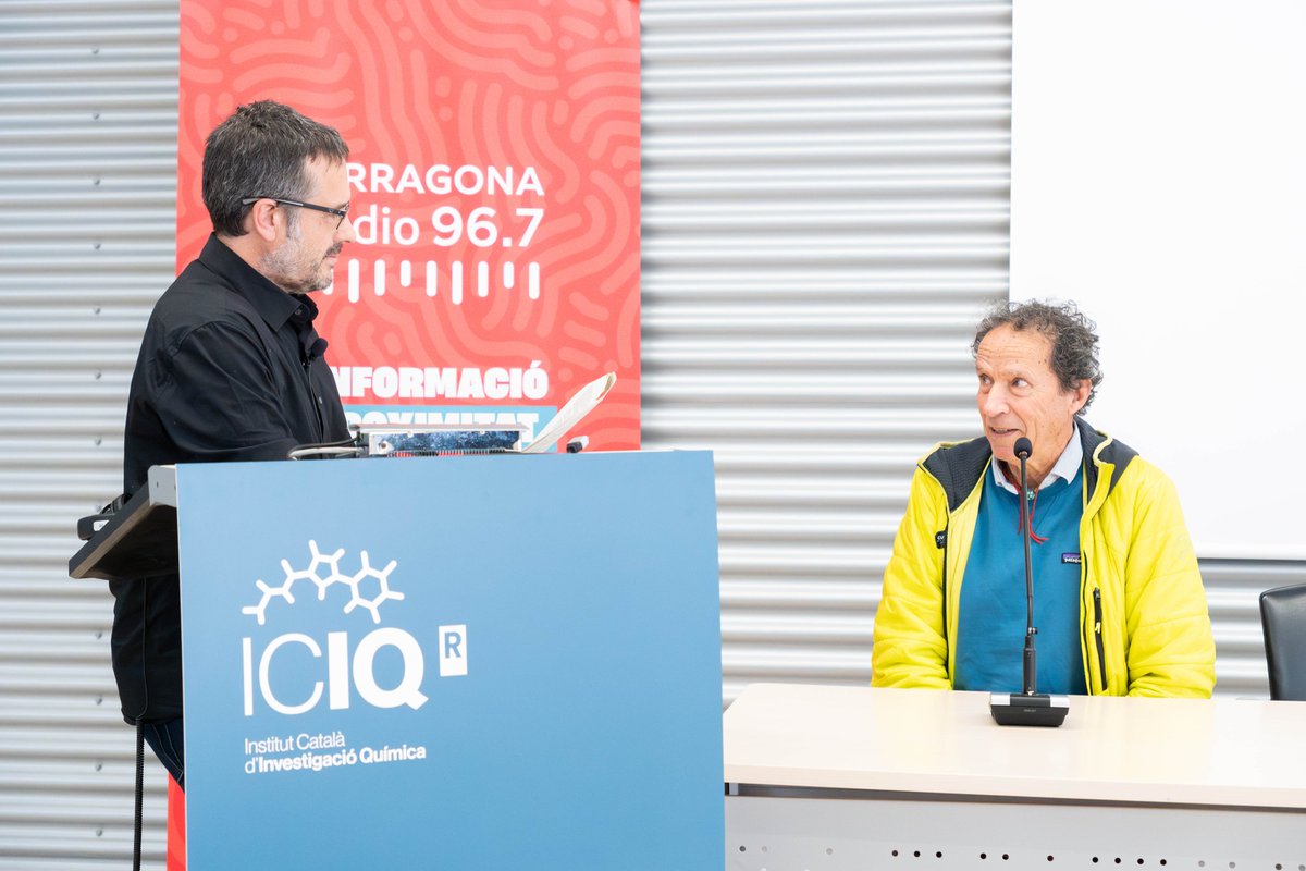ICIQ (@iciqchem) on Twitter photo #ICIQNews
📻 Avui hem celebrat el #DiaMundialdelaRàdio amb <a href="/tarragonaradio/">Tarragona Ràdio 🟣</a> i <a href="/pepsunye/">Josep Suñé</a> al capdavant emetent en directe des de l'ICIQ!
👥Investigadors, polítics i esportistes han debatut sobre el futur de la recerca i el coneixement.
Descobreix-ne més🔗iciq.org/new/iciq-hosts… #ICIQNews
📻 Avui hem celebrat el #DiaMundialdelaRàdio amb <a href="/tarragonaradio/">Tarragona Ràdio 🟣</a> i <a href="/pepsunye/">Josep Suñé</a> al capdavant emetent en directe des de l'ICIQ!
👥Investigadors, polítics i esportistes han debatut sobre el futur de la recerca i el coneixement.
Descobreix-ne més🔗iciq.org/new/iciq-hosts…