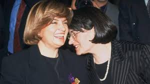 Türk Siyasi tarihine damga vuran iki kadın siyasetçi..
Elbette olumsuz yönde..
1.. Tansu Çiller 
2.. Meral Akşener 
Sizler ne düşünüyorsunuz ?