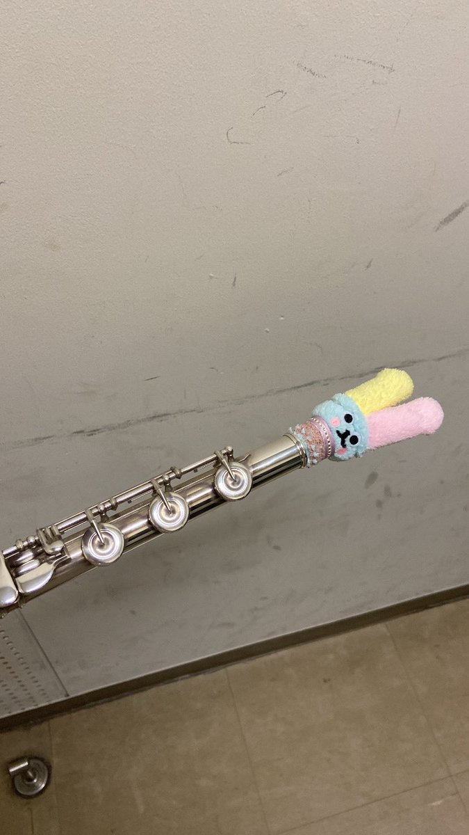 feeee___rr's tweet photo. 最近はこれがかわいくて、意味も���く差し込ん��見つめる時間を設けてます
このまま吹けたらいいのに〜 https://t.co/GAsa6NJmNa