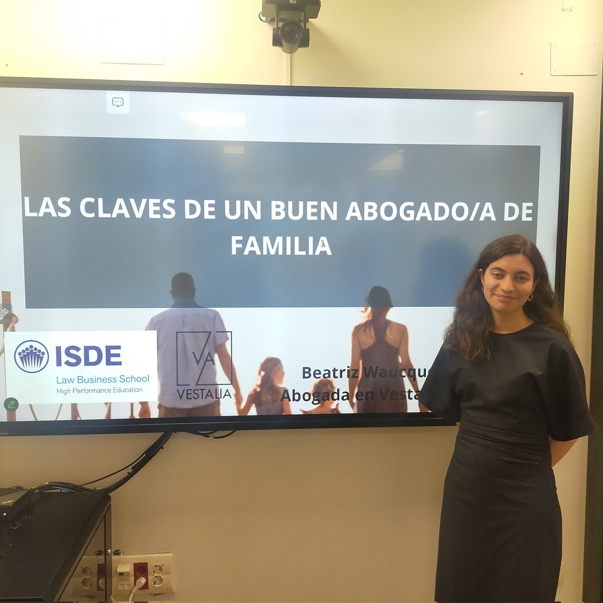 Hace unos tuve la oportunidad de impartir la clase de "Claves de un buen abogado de familia" 👩‍⚖️ Agradecer a <a href="/derechoadelia/">Delia Rodríguez ⚖</a> que haya contado conmigo otro año más ✨para participar en el Máster de Familia e Infancia de <a href="/isdeuniversity/">ISDE Law Business School</a>
