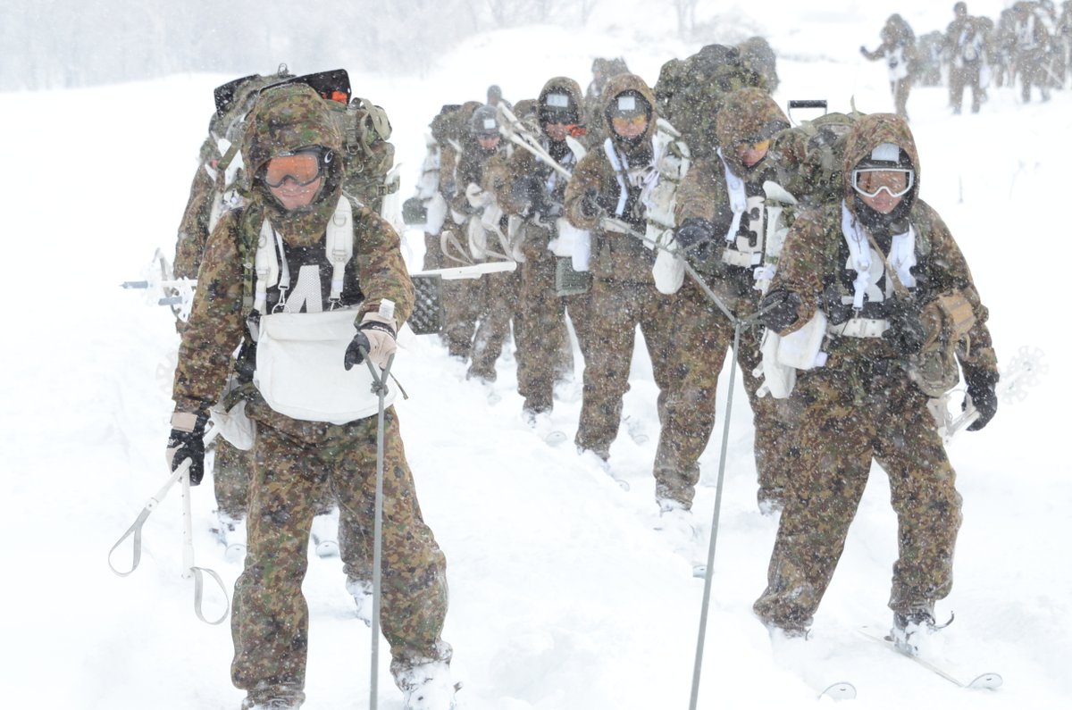 自衛隊スキー 第5旅団 は、 #第6即応機動連隊 を基幹とする #旅団部隊スキー指導官