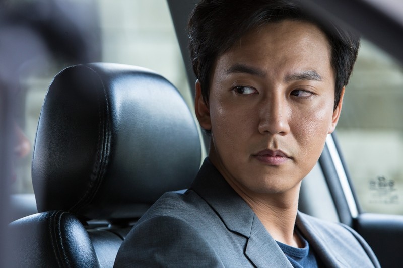 나는 돌고 돌아도 정재곤인가봐
건조하면서 나른한? 아무튼 정재곤만의 분위기가 좋느야