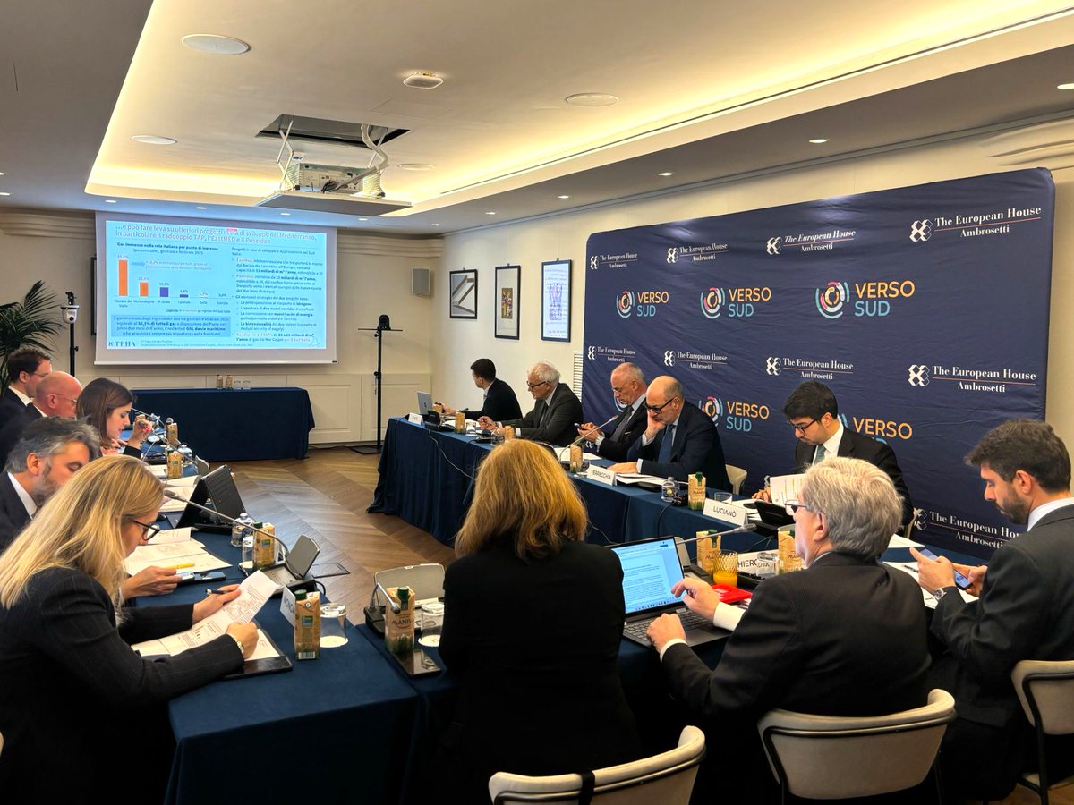 <a href="/Cetti_Lauteta/">Cetti</a> <a href="/MSCCargo/">MSC Cargo</a> <a href="/EdisonNews/">Edison News</a> #VersoSud Prospettiva istituzionale sul tema energetico e marittimo per il Sud Italia a cura di:
- Francesco Lucianò (Capo Segr. tecnica <a href="/mitgov_it/">Ministero delle Infrastrutture e dei Trasporti</a> )
- Pierpaolo Ribuffo (Capo Dip. politiche del mare)
- <a href="/stefanover/">stefano verrecchia</a> (Capo Dip. Affari Europei, <a href="/Palazzo_Chigi/">Palazzo_Chigi</a>)