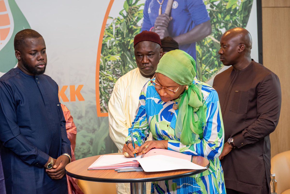 Du bon maïs bien de chez nous dans le panier du sénégalais ! C'est l'engagement pris par les industriels, producteurs, commerçants et institutionnels qui viennent de signer les documents cadres de commercialisation du maïs sénégalais sous l'autorité l'Agence de Régulation des
