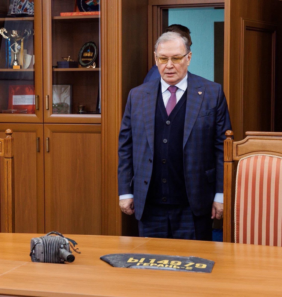 Moldova is closing down Russian cultural centres following the trespassing of its aerial space by Russian drones last night.

Pictured: the Russian designated ambassador to Moldova presented with remnants from the drones today
