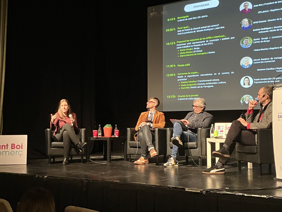 Avui, el director del <a href="/ccamcat/">Comerç, artesania i moda</a>, <a href="/_MoisesRC/">Moisés R C</a>, i la cap de l'Àrea de Comerç, <a href="/raurell_marta/">Marta Raurell</a>, han participat a la jornada organitzada per <a href="/santboicomerc/">SANT BOI COMERÇ</a>: "Construint les APEU a Catalunya"

Actualment ens trobem immersos en un procés d’anàlisi de les dificultats dels APEUs comercials.