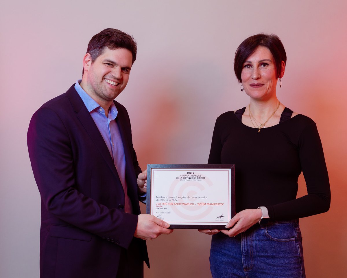 📸 Portraits des lauréats récompensés lundi ! #SFCC

• MARS EXPRESS - Meilleur DVD/Blu Ray Récent
• BUSBY BERKELEY, L'HOMME QUI FIXAIT DES VERTIGES - Meilleur Ouvrage Français sur le Cinéma
• J'AI TIRÉ SUR ANDY WARHOL "SCUM MANIFESTO" - Meilleure Œuvre Documentaire Française