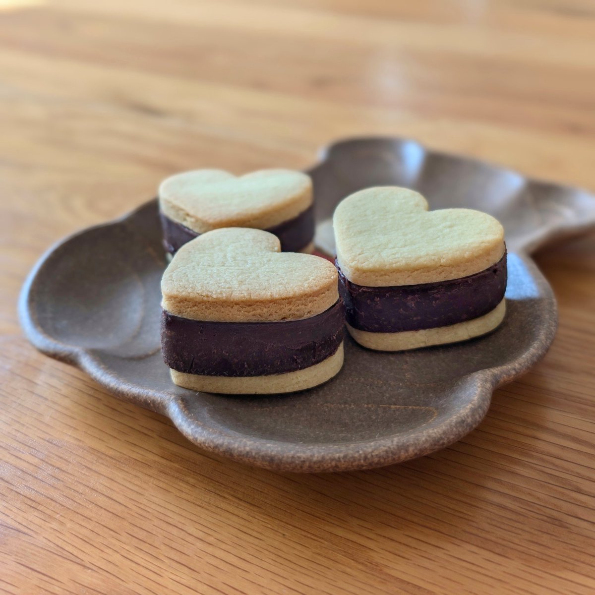 テディベア
Teddy Bear V3
Designed by Michelle Fung
ご本人のHPより展開図折り

普通紙 25cm

母に、明日バレンタインデーだからクッキーの写真出してと頼まれた。

#テディベア #TeddyBear #折り紙