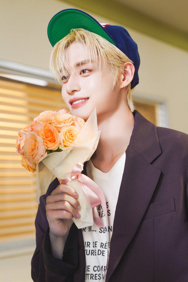 ZB1_jp's tweet photo. _📸

ZEROBASEONE Japan 1st EP 
『PREZENT』

Behind the Scenes of Jacket Shooting 
#KIMJIWOONG #キムジウン

🔗https://t.co/iRNuWjT9QH

#ZEROBASEONE #ZB1
#PREZENT
#NOW_OR_NEVER
#Only_One_Story https://t.co/0m99ElvIvm