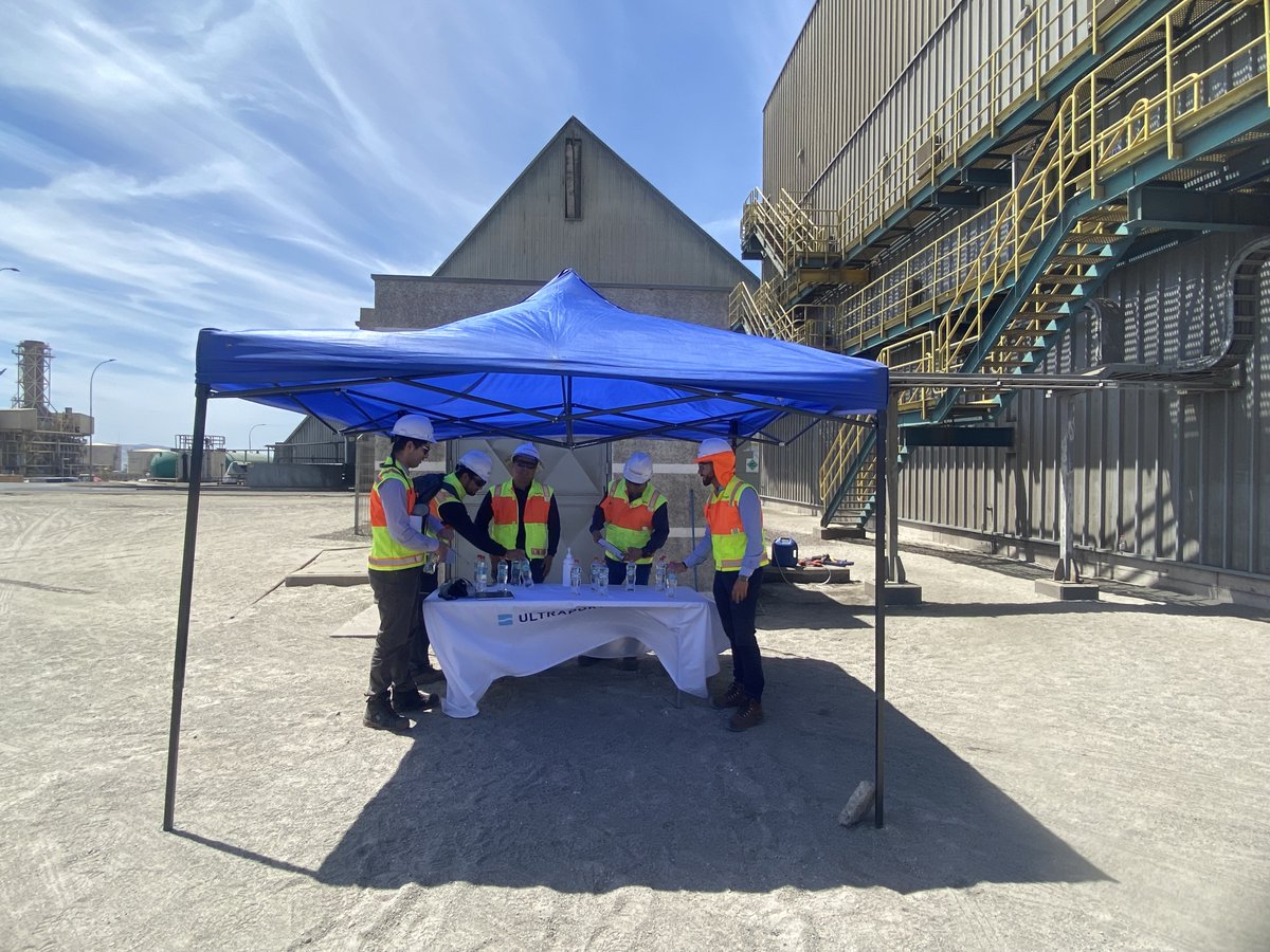 Ultraport_Chile's tweet image. 📢 En línea con nuestro compromiso con la mejora continua,  iniciamos el Proyecto 1200 en #UltraportMejillones, junto a #PuertoMejillones, alcanzando una meta de 1.200 toneladas por hora. ⚙️🚢

¡Seguimos avanzando en eficiencia y excelencia operacional! 🔄✨