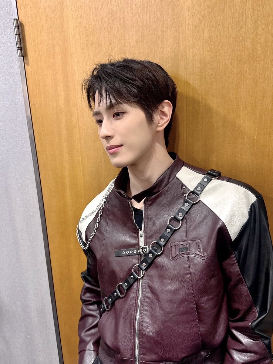 CIX_twt's tweet photo. 오늘도 고맙습니당♥️

#CIX #FIX #용희 #김용희 #ヨンヒ #yonghee #해피목요일밤 https://t.co/QhUgO9WV45