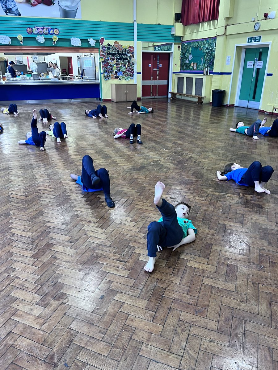 MrsamThatto's tweet photo. Our final Pirate Fitness lesson today - we all felt our hearts beating fast to show how hard we’d worked out! 

#ThattoPrim_1SJ @MrsSJ_Thatto #ThattoPrim_PE #ThattoPrim_enthusiastic https://t.co/jtykR350a2
