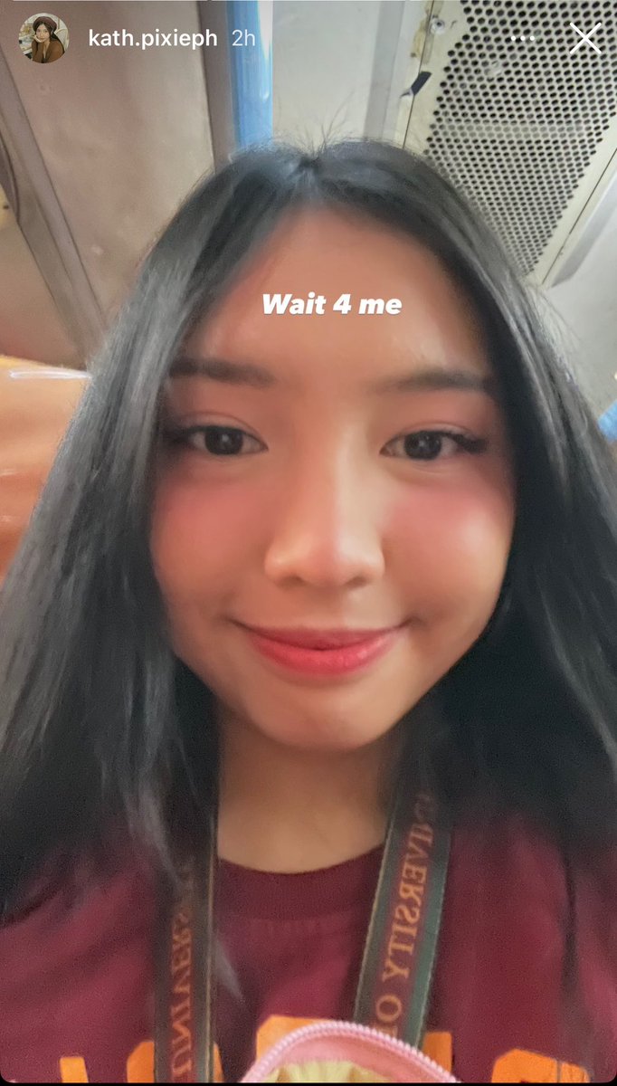 stakupop's tweet image. a perfect example of dedication and professionalism : 

pix!e kath na natraffic from uplb to vivacafe but still managed na humabol sa iced coffee performance nila habang naka school outfit with id pa 🥹 watch how she entered mid-performance grabe goosebumps talaga ! #pixieph