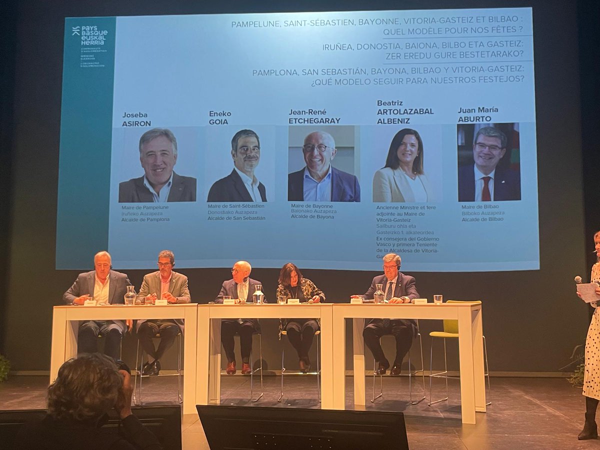 Europa sendotzeko bidean deszentralizazioak duen garrantziari buruzko eztabaida egin zen atzo Baioan. 

Euskal Herriko ordezkari instituzionalak bildu ziren <a href="/CommunautePB/">CommunautéPaysBasque</a> antolatutako Mugaz Gaindiko Topaketetan. 
#RT2025