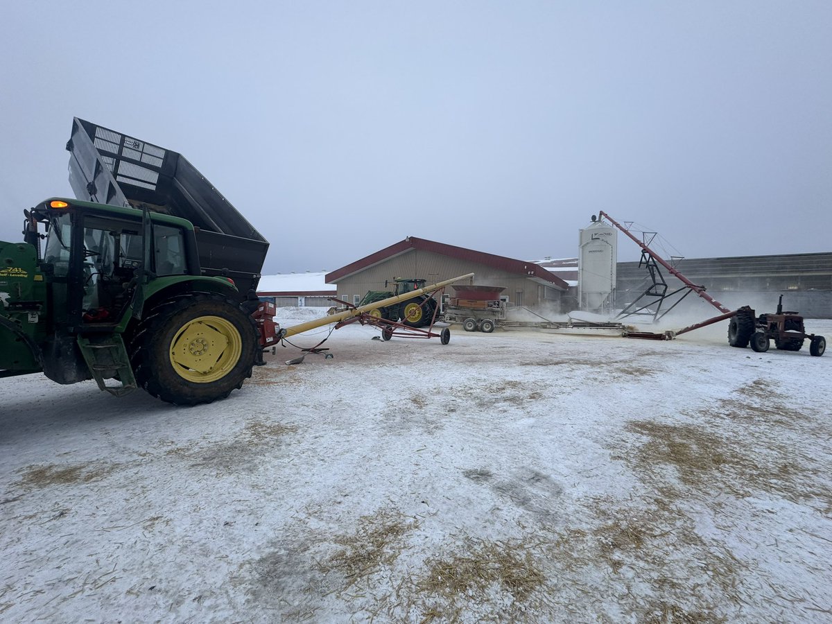 Sometimes as farmers we do silly things to save a few bucks….. 😂😅