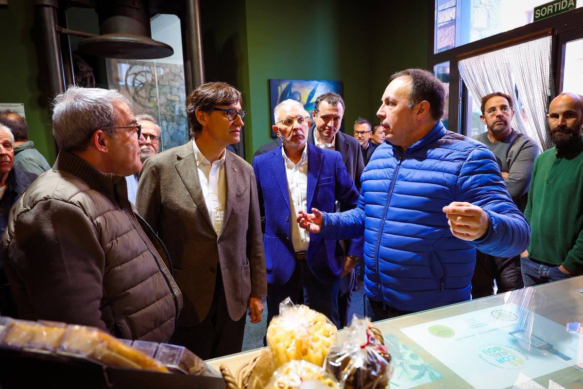 🙌El govern del president <a href="/salvadorilla/">Salvador Illa Roca</a> compleix 6 mesos al front de la Generalitat. 6 mesos d'escolta i de resposta a les principals necessitats de les ciutadanes i ciutadans de Catalunya #Editorial⬇️

✍️6 mesos d'escolta activa🌹
endavant.info/6-mesos-descol…