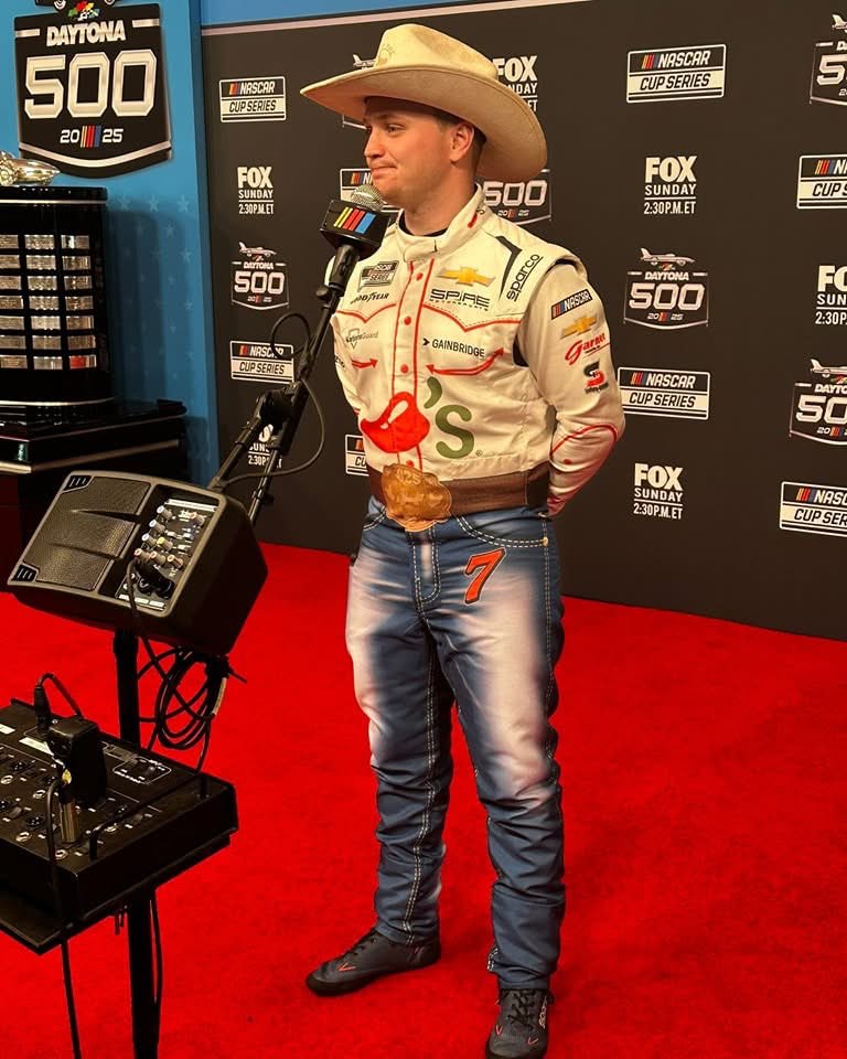 The Driver Suit Archive (@scottfranse) on Twitter photo The new driver suit for <a href="/Justin_Haley_/">Justin Haley</a>
Fresh & new, thinking out of the box, this is ๐ฅ <a href="/Chilis/">Chili's Grill & Bar</a> <a href="/SpireMotorsport/">Spire Motorsports</a> The new driver suit for <a href="/Justin_Haley_/">Justin Haley</a>
Fresh & new, thinking out of the box, this is ๐ฅ <a href="/Chilis/">Chili's Grill & Bar</a> <a href="/SpireMotorsport/">Spire Motorsports</a>