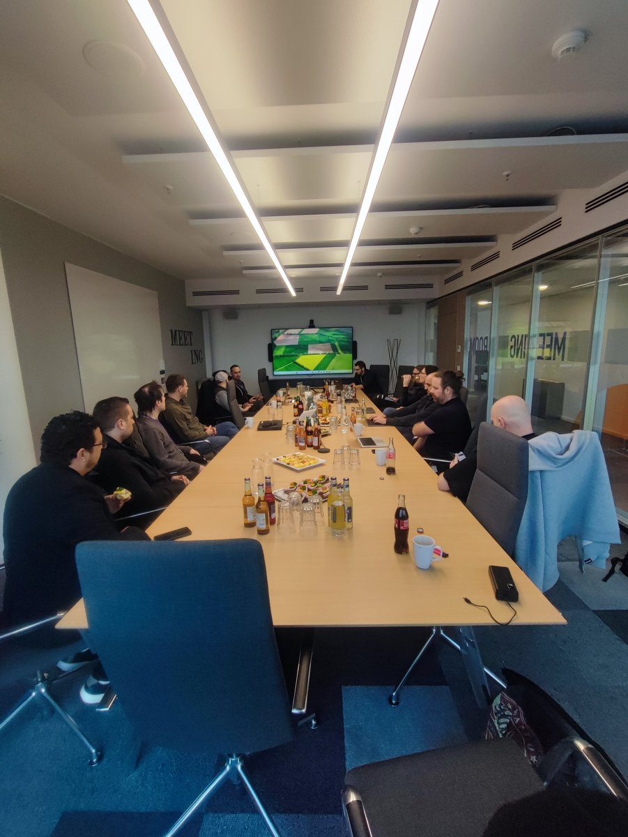 monkeydsc's tweet image. Kicking of @_sug_de in Frankfurt 😍