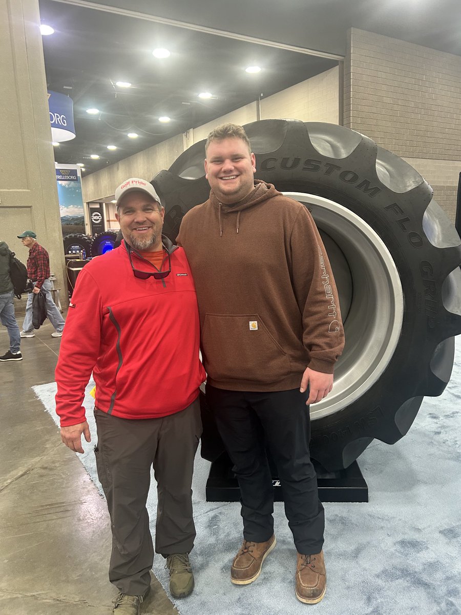 ArnholtBrian's tweet photo. #Farmmachineryshow  Some things change while others never do!  We missed you yesterday Adam! https://t.co/0GjRg6b930