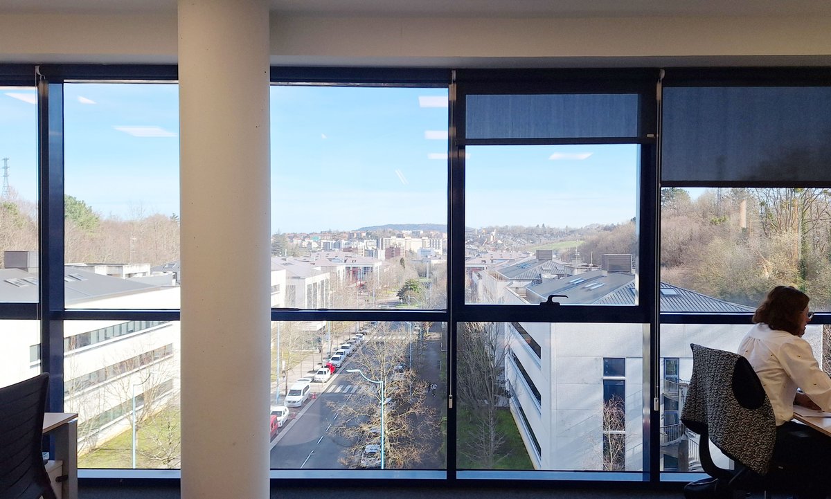 En ATE nos podremos quejar de alguna cosilla que otra (pero de pocas eehhh😉).

Pero de vistas, lo que es de vistas... 𝗝𝗔𝗠Á𝗦.

🌞🌞 En cuanto vemos el cielo despejado, sale un poco el sol... tenemos unas vistas panorámicas que muchas/os quisieran