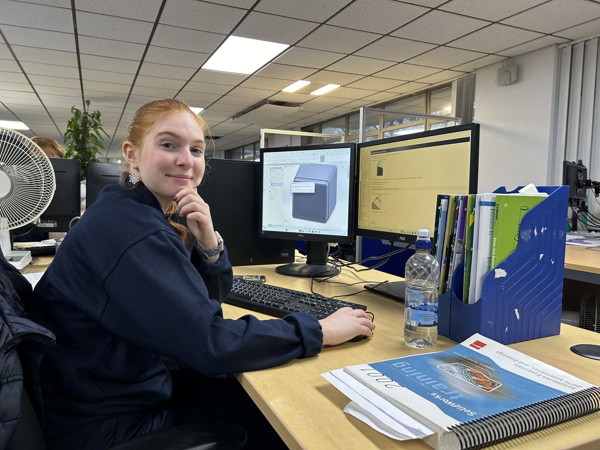 HepcoMotion's tweet image. Today is #TLevelThursday so we&apos;re celebrating the third year of the Hepco T Level Academy. The programme has been key for developing young engineers with learners rotating around 15 different departments, building vital knowledge, skills and behaviours.

#NAW2025 #TLevels